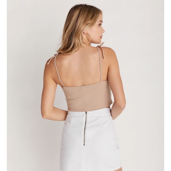 Backyard Roses Betty Cropped Tank - Picture 4 of 5